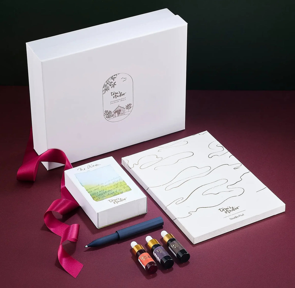 Tom’s Studio 2026 Christmas Collection Wren Gift Set – Sage - Blesket Canada