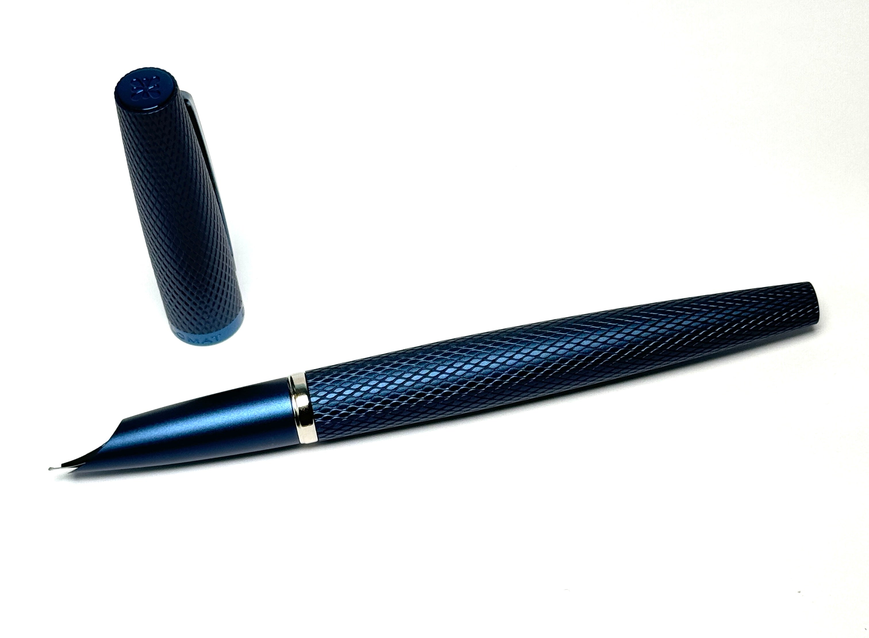 Diplomat Viper Guilloche Fountain Pen - Blue F/M - Blesket Canada