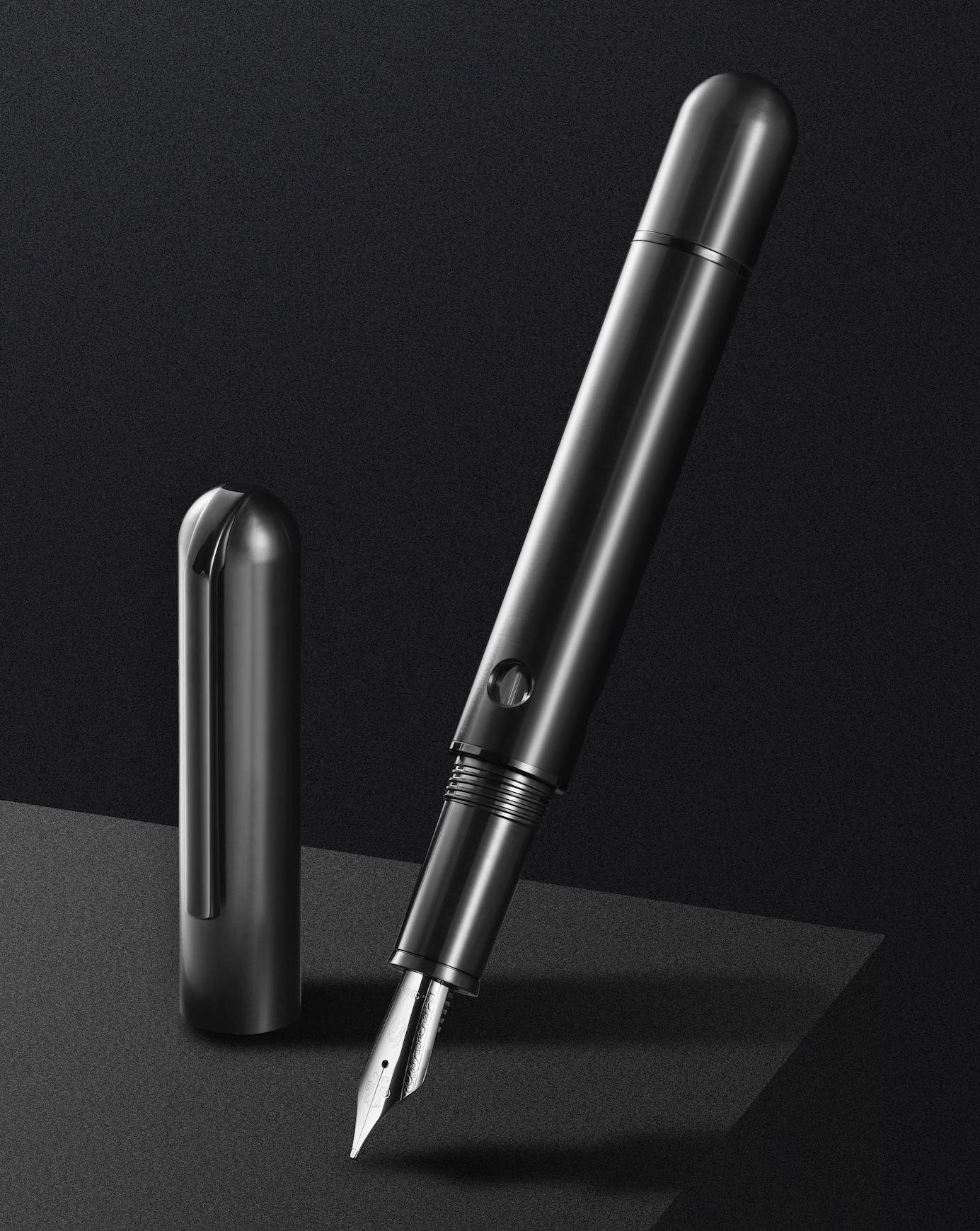 Nahvalur Nautilus Ti Black Fountain Pen - Blesket Canada