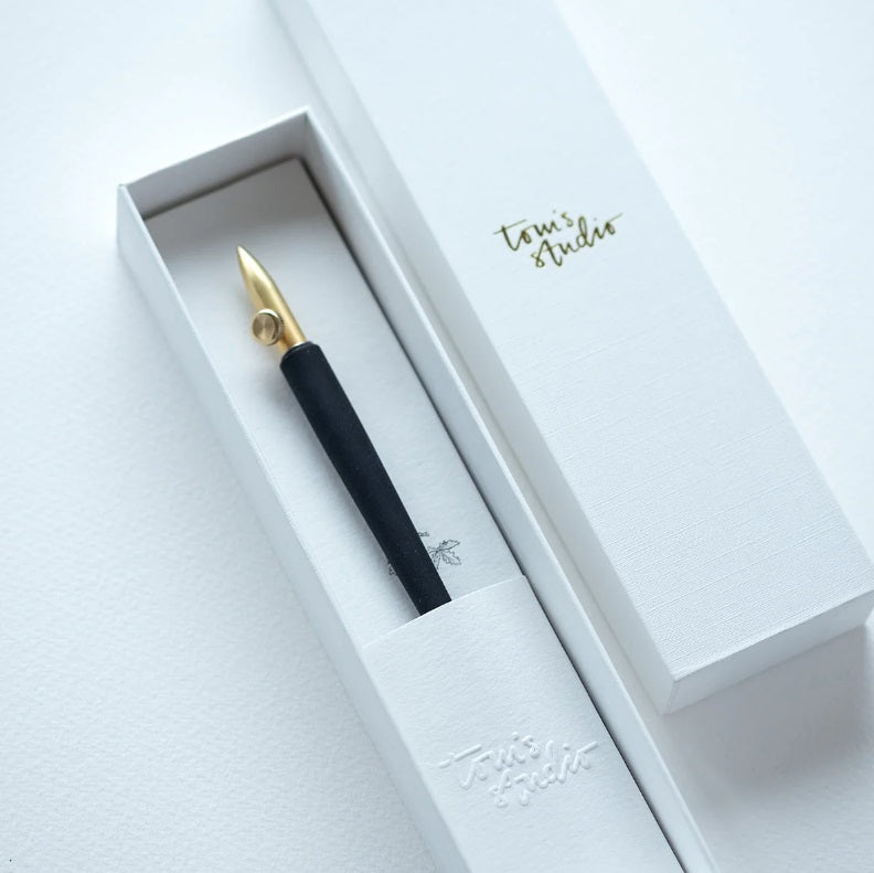 Tom's Studio – One-Dip-Nib + Straight Flourish Pen - Brass - Blesket Canada