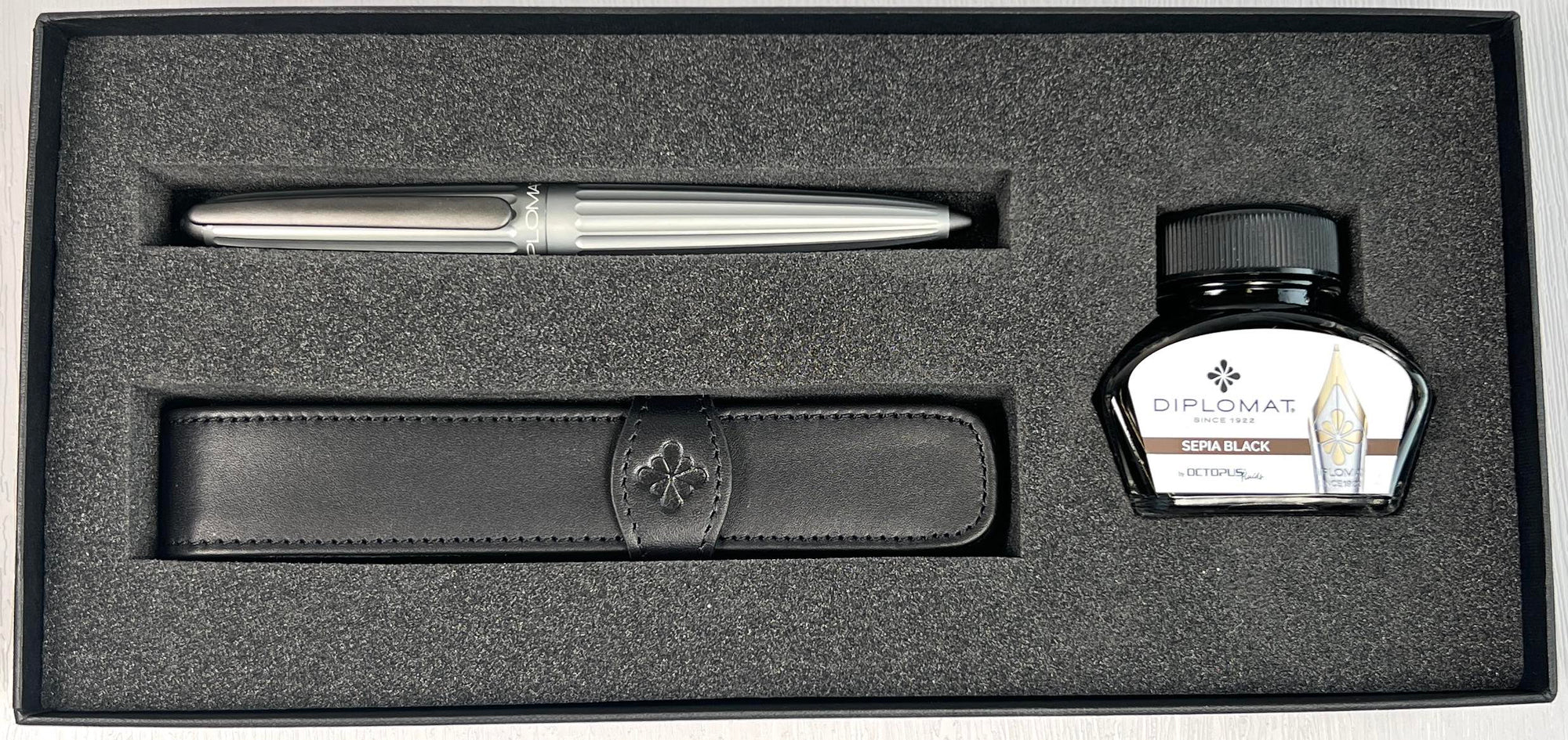 Diplomat Aero Grey Fountain Pen Set with Sepia ink bottle - Blesket Canada