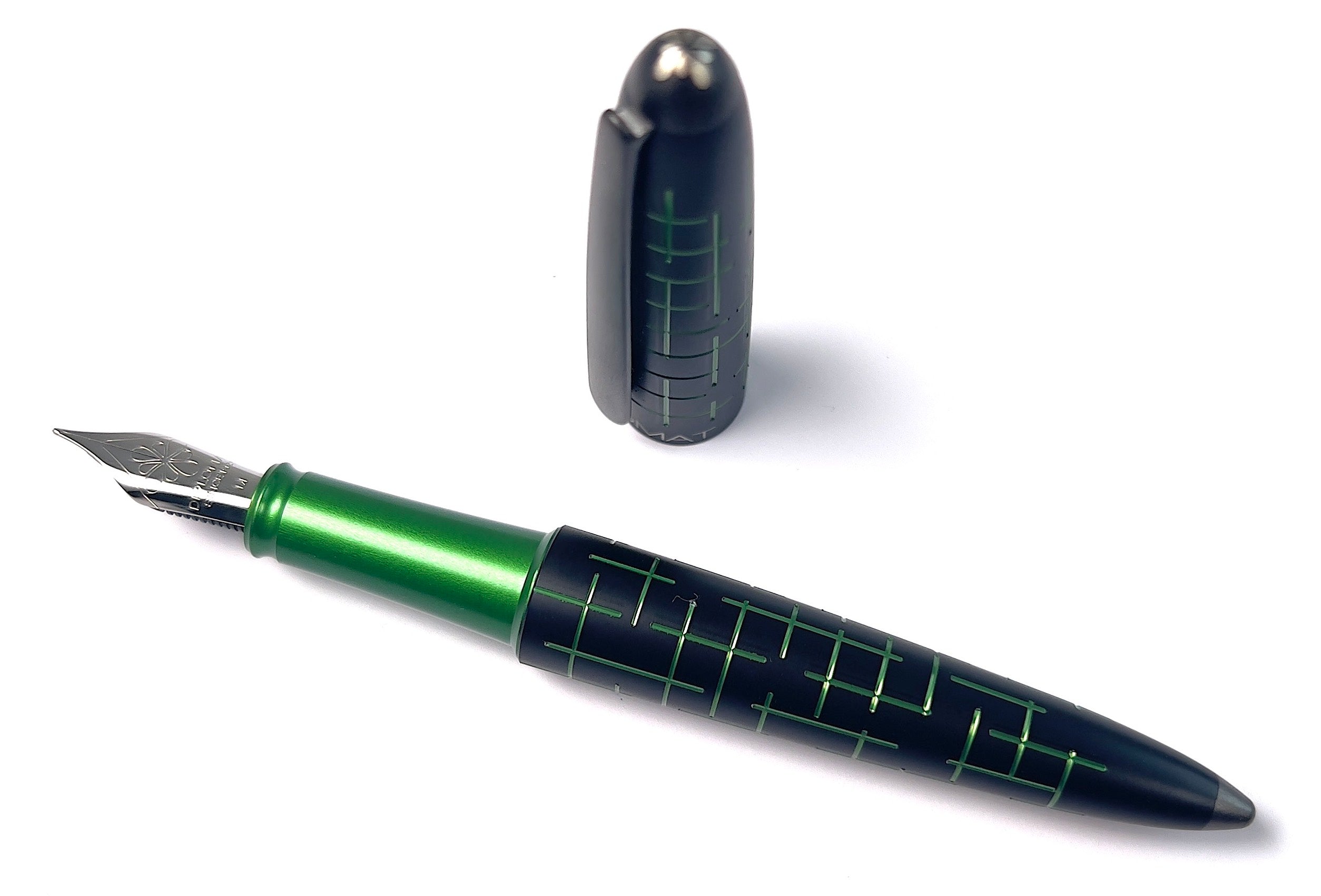 Diplomat Elox Matrix Fountain Pen - Black Green - Blesket Canada