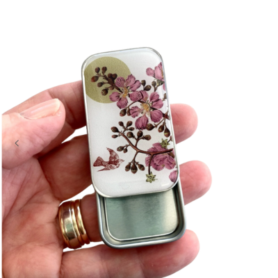 Firefly Notes - Cherry Blossom & Swallow Notions tin - Small - Blesket Canada