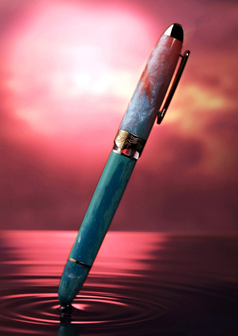 Nahvalur (Narwhal) Horizon Dawn Fountain Pen - Blesket Canada