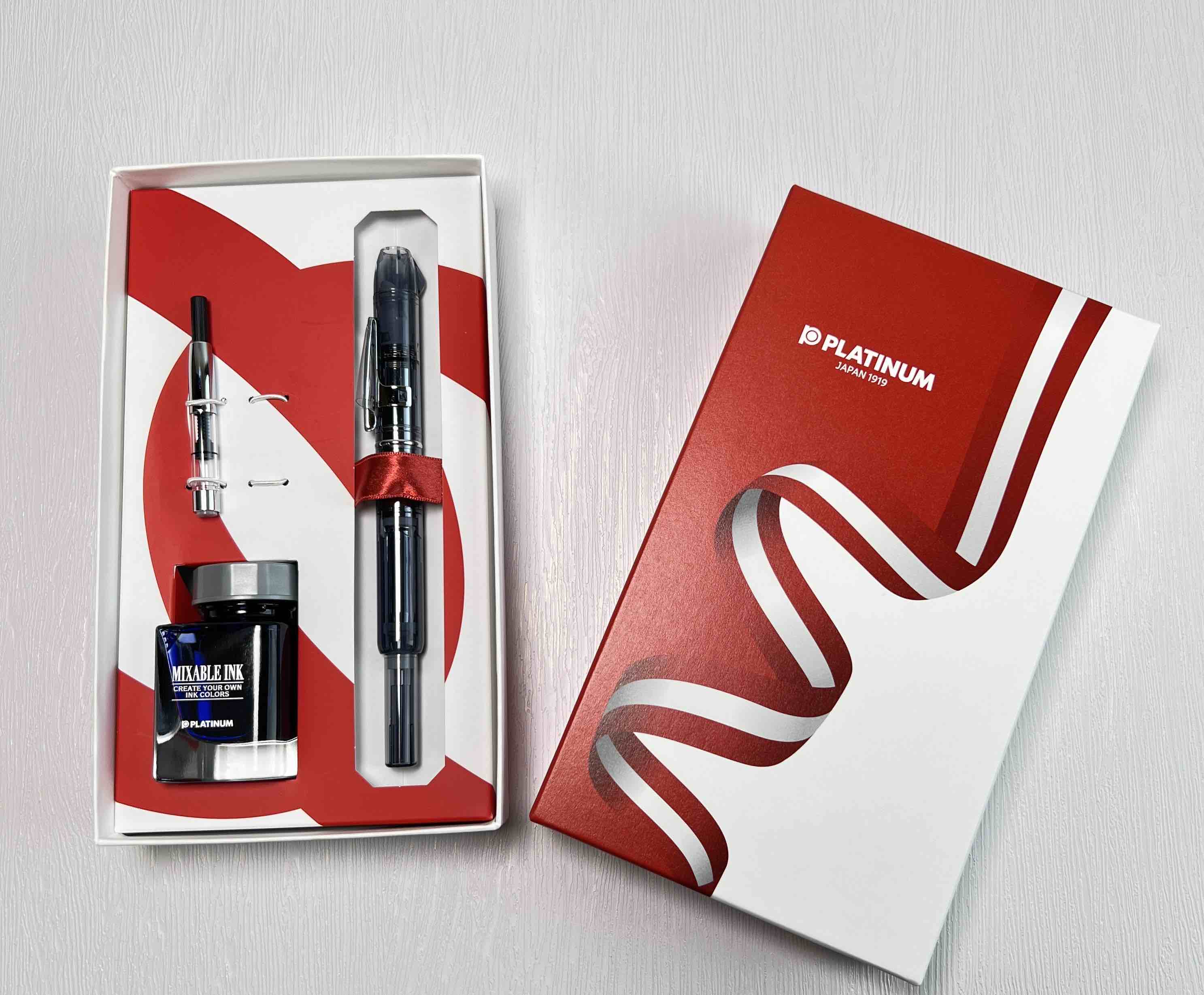 Platinum CURIDAS Fountain Pen Gift Set - Graphite Smoke - Blesket Canada