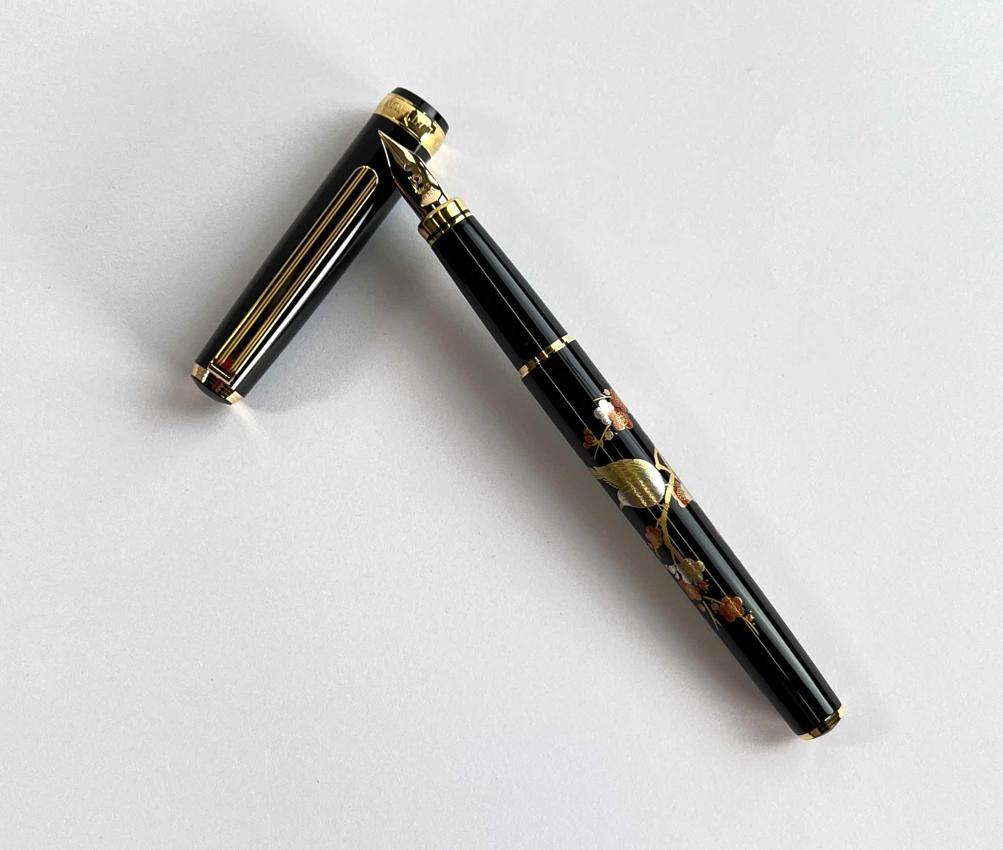 Platinum Vicoh Modern Pen Maki-e Bush Warbler 18kt F