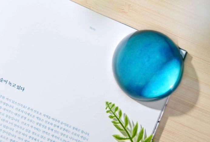 Wearingeul Crystal Paper Weight - Robinson Crusoe - Blesket Canada