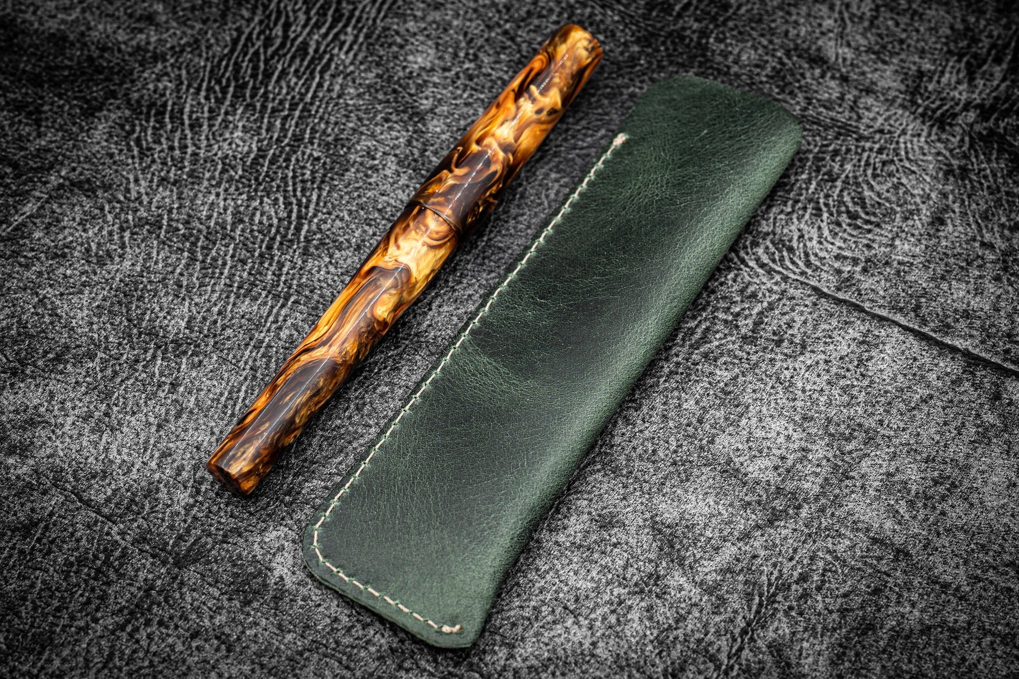 Galen Leather - Single Fountain Pen Sleeve - Crazy Horse Forest Green - Blesket Canada