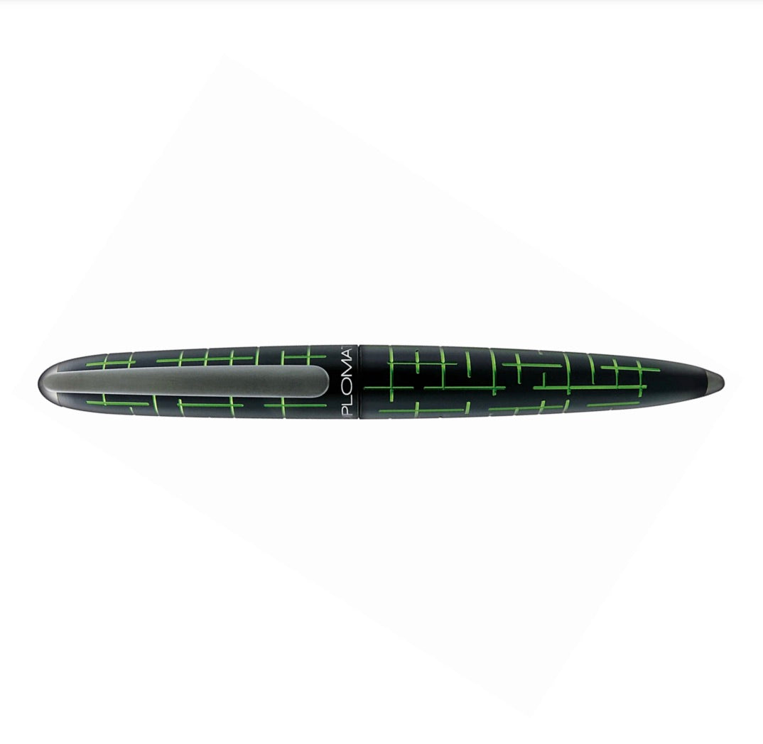 Diplomat Elox Matrix Fountain Pen - Black Green