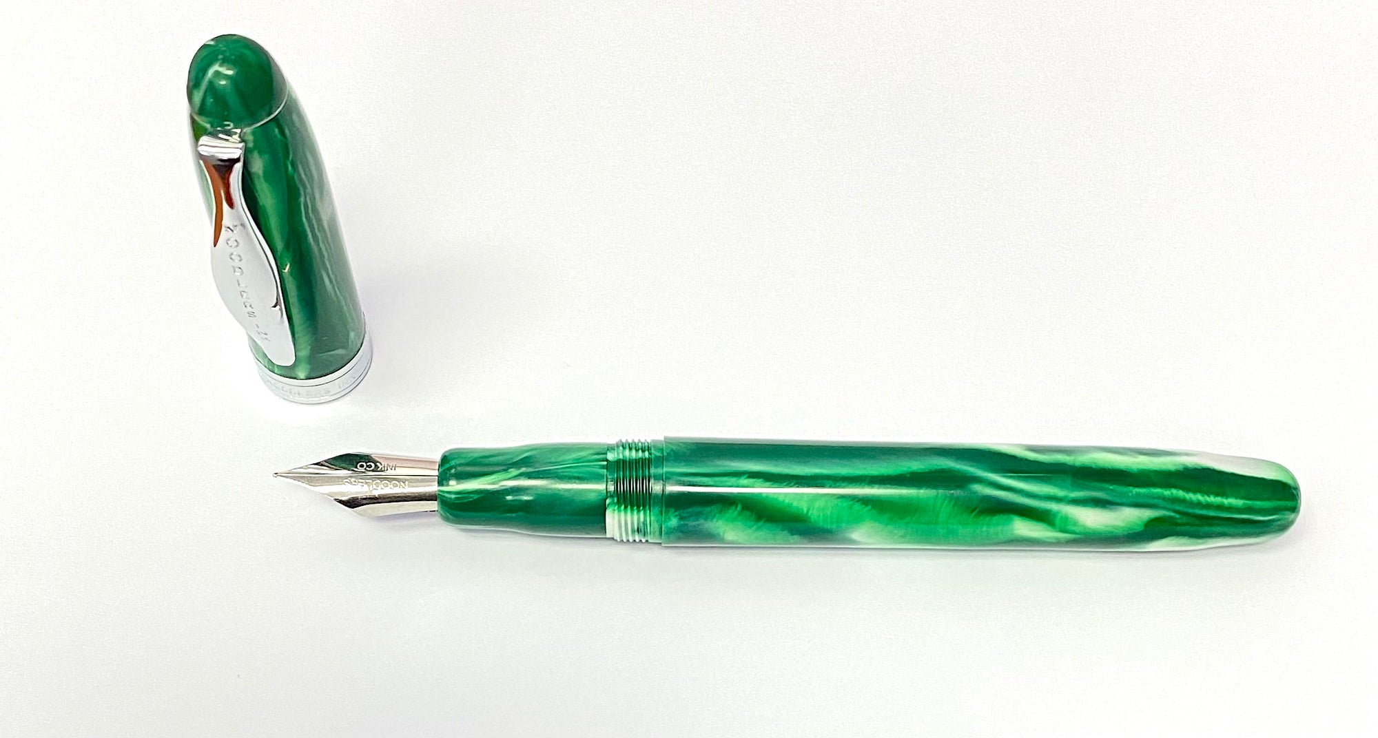 Noodler's Ahab Flex Fountain Pen JadeNoodlers Ahab Flex Fountain Pen Jade Green