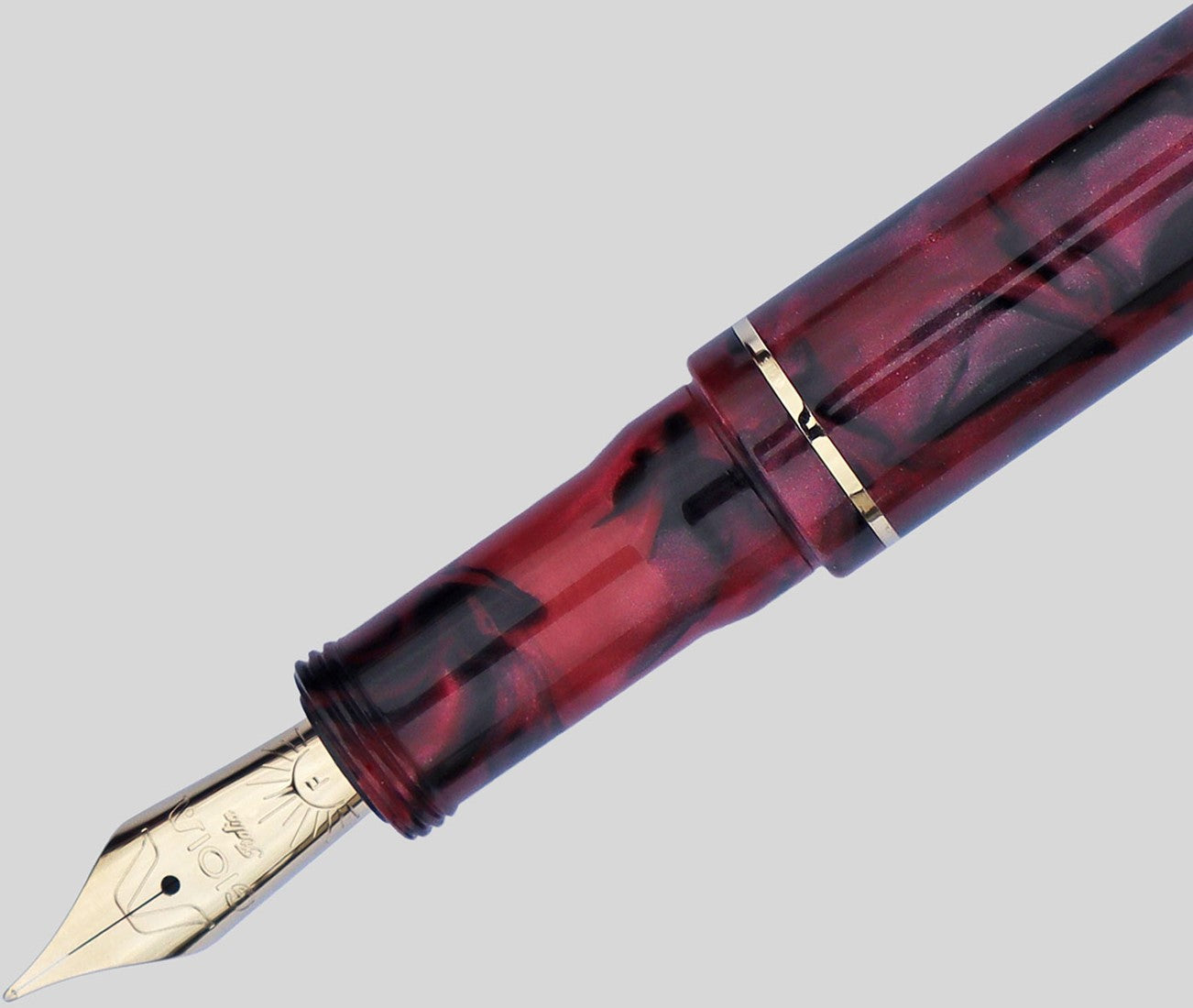 Gioia Alleria Amaranto Fountain Pen - Black/Red with Gold Trim - Blesket Canada